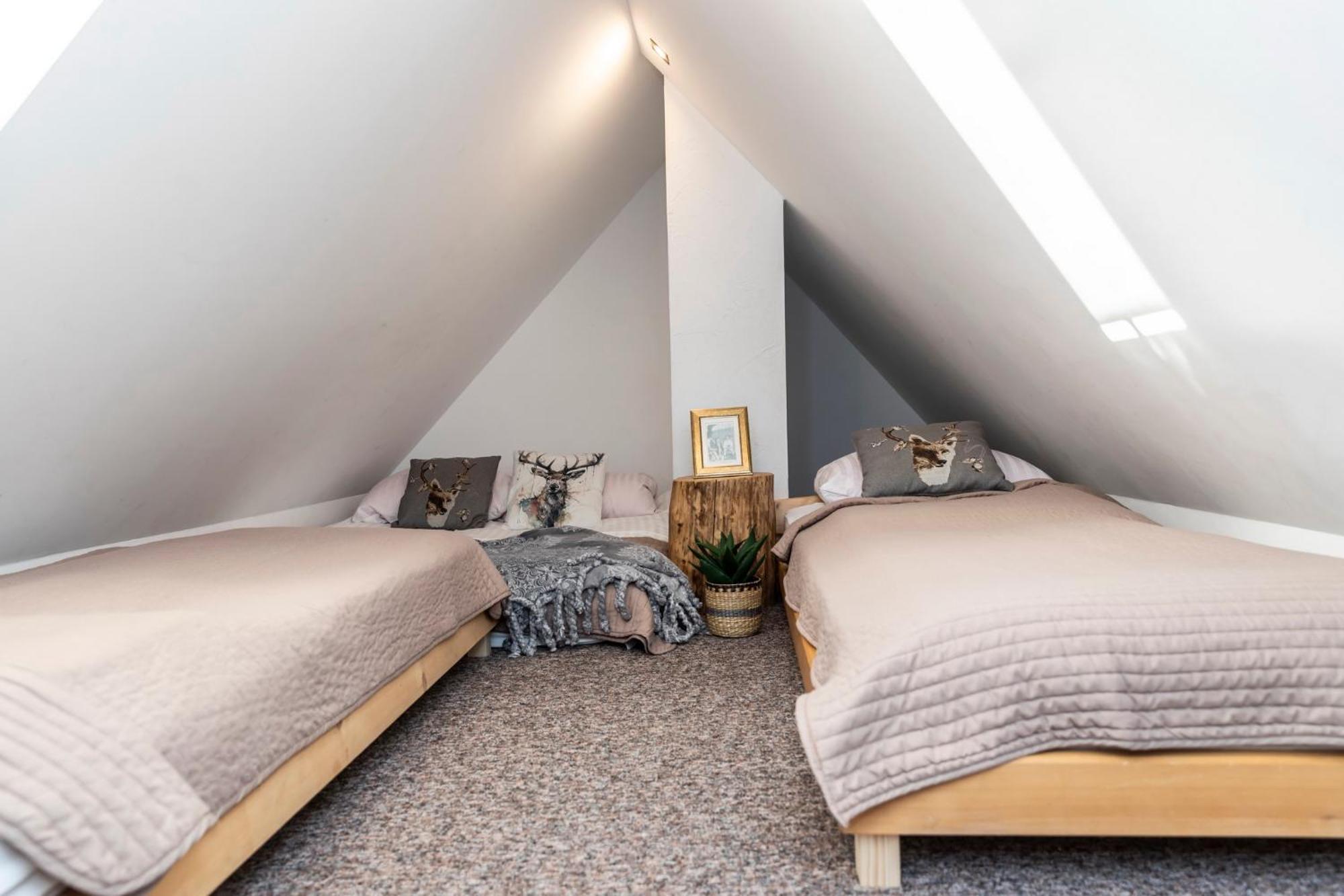 Willa CHWOST Pokoje-Apartamenty blisko Term